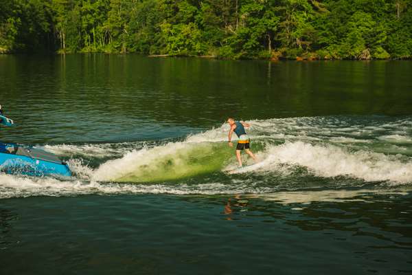 Axis-T23-Wakesurfing